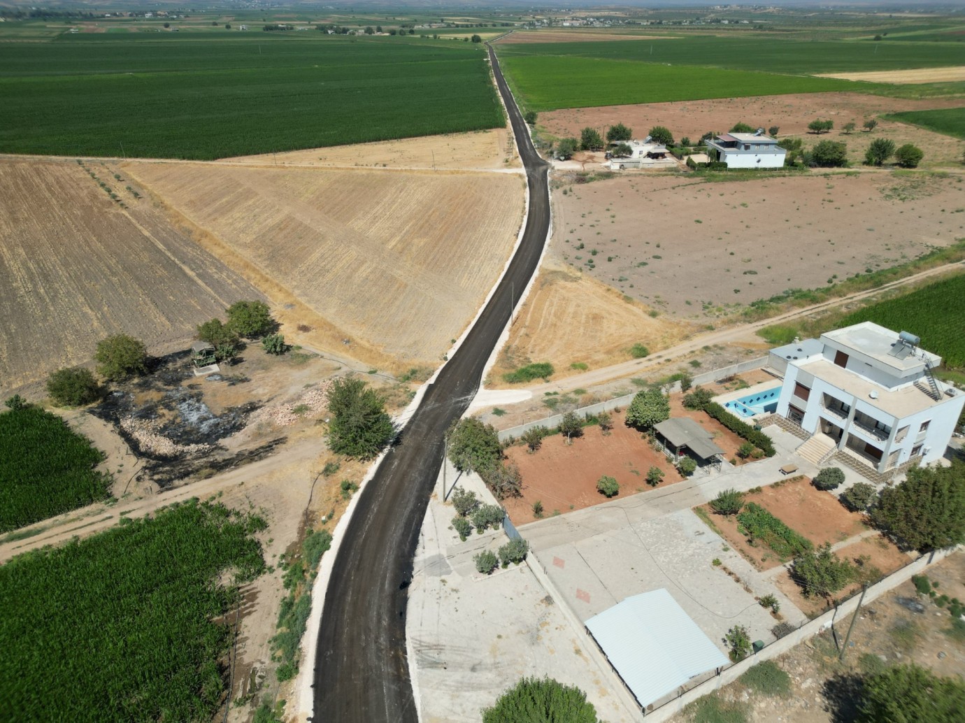 SURUÇ KIRSALINDA YOL KALİTESİ ARTIYOR, ULAŞIM KOLAYLAŞIYOR