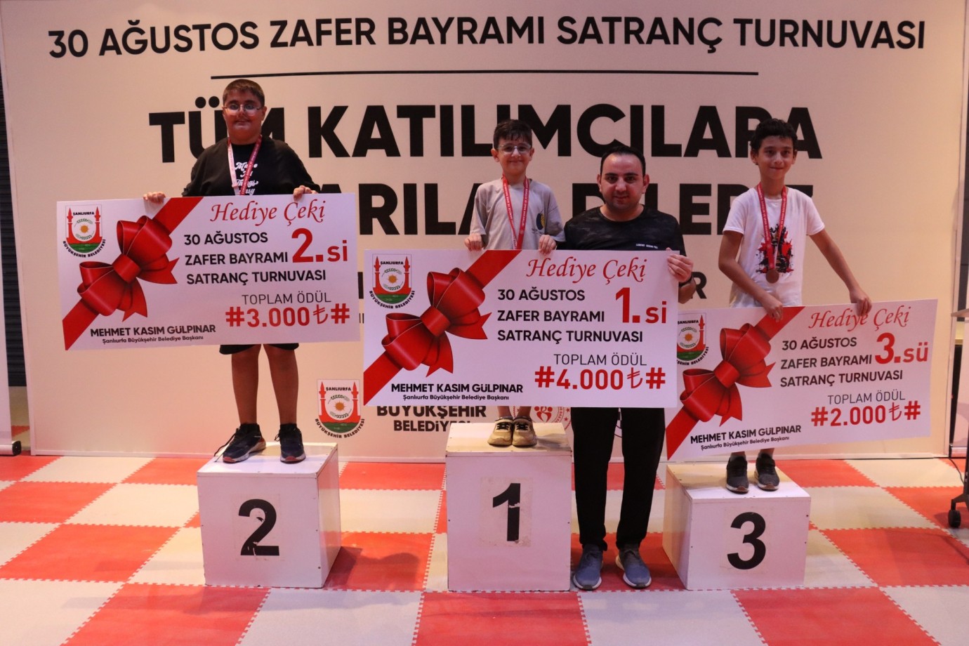 ZAFER BAYRAMI SATRANÇ TURNUVASI SONA ERDİ