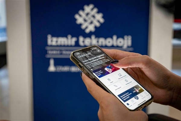 İzmir'de öğrenciler “Dijital Kart” ile toplu ulaşımdan yararlanabiliyor