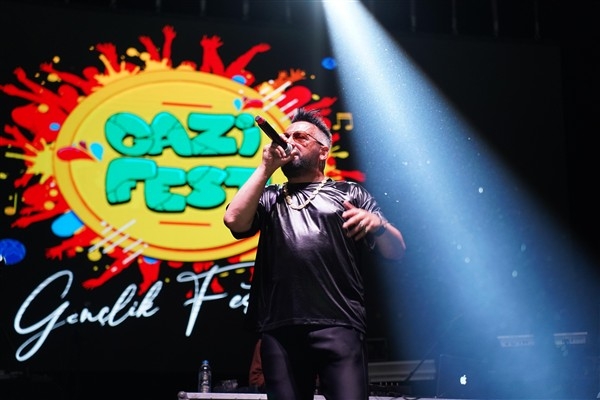 Selin Geçit ve Ragga Oktay, GaziFest'te sahne aldı