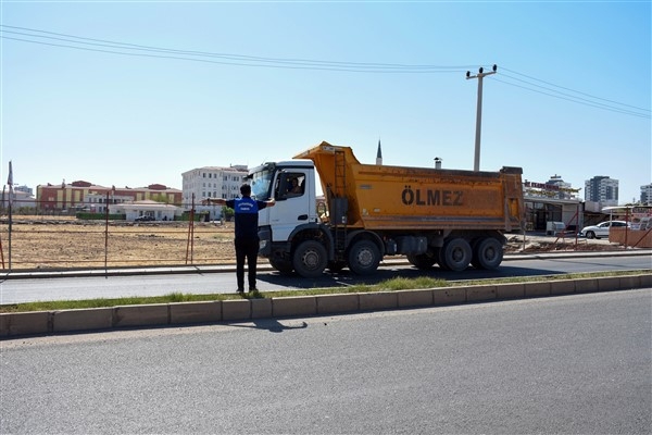 Diyarbakır Büyükşehir Belediyesi, hafriyat kamyonlarını denetledi