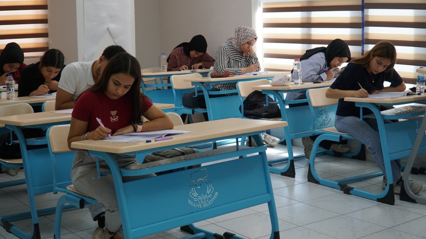 HALİLİYE BELEDİYESİ, GENÇLERE EĞİTİMDE TAM DESTEK SAĞLIYOR