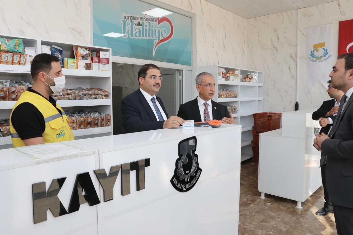 BAŞKAN CANPOLAT VE MİLLETVEKİLİ DUSAK’TAN HALİLİYE’DEKİ MERKEZLERE ZİYARET