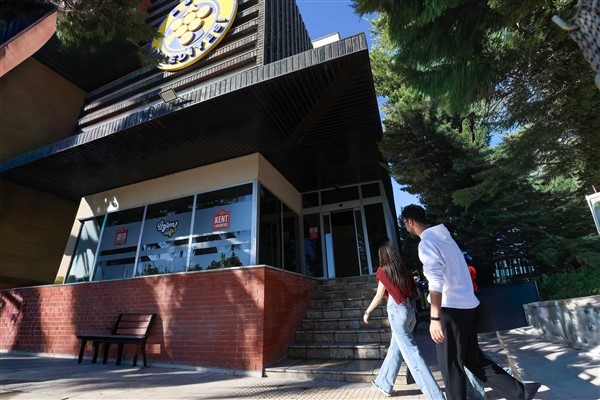 Buca Belediyesi'nin gençlik merkezleri hizmet vermeye devam ediyor