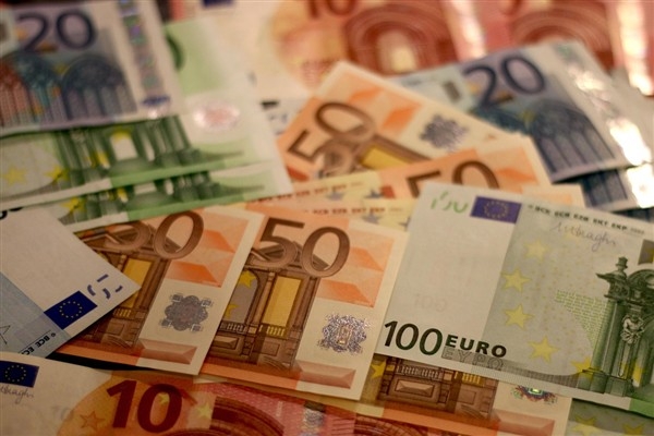Bulgaristan'da Euro'ya geçiş öncesinde yastık altı paranın bozdurulmasına karşı uyarı