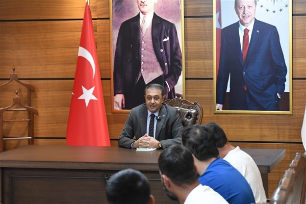 Vali Şıldak, “Umuda Kapı Açıyorum” projesinden faydalanan gençlerle buluştu
