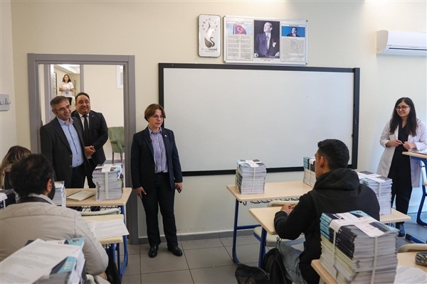 Maltepe Belediyesi'nden sınavlara hazırlanan öğrencilere kaynak desteği