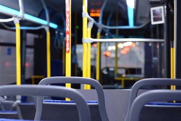 İstanbul’da özel halk otobüsü zincirleme trafik kazasına karıştı