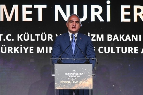Bakan Ersoy: Kütüphanelerimiz Sivas'a hayırlı olsun