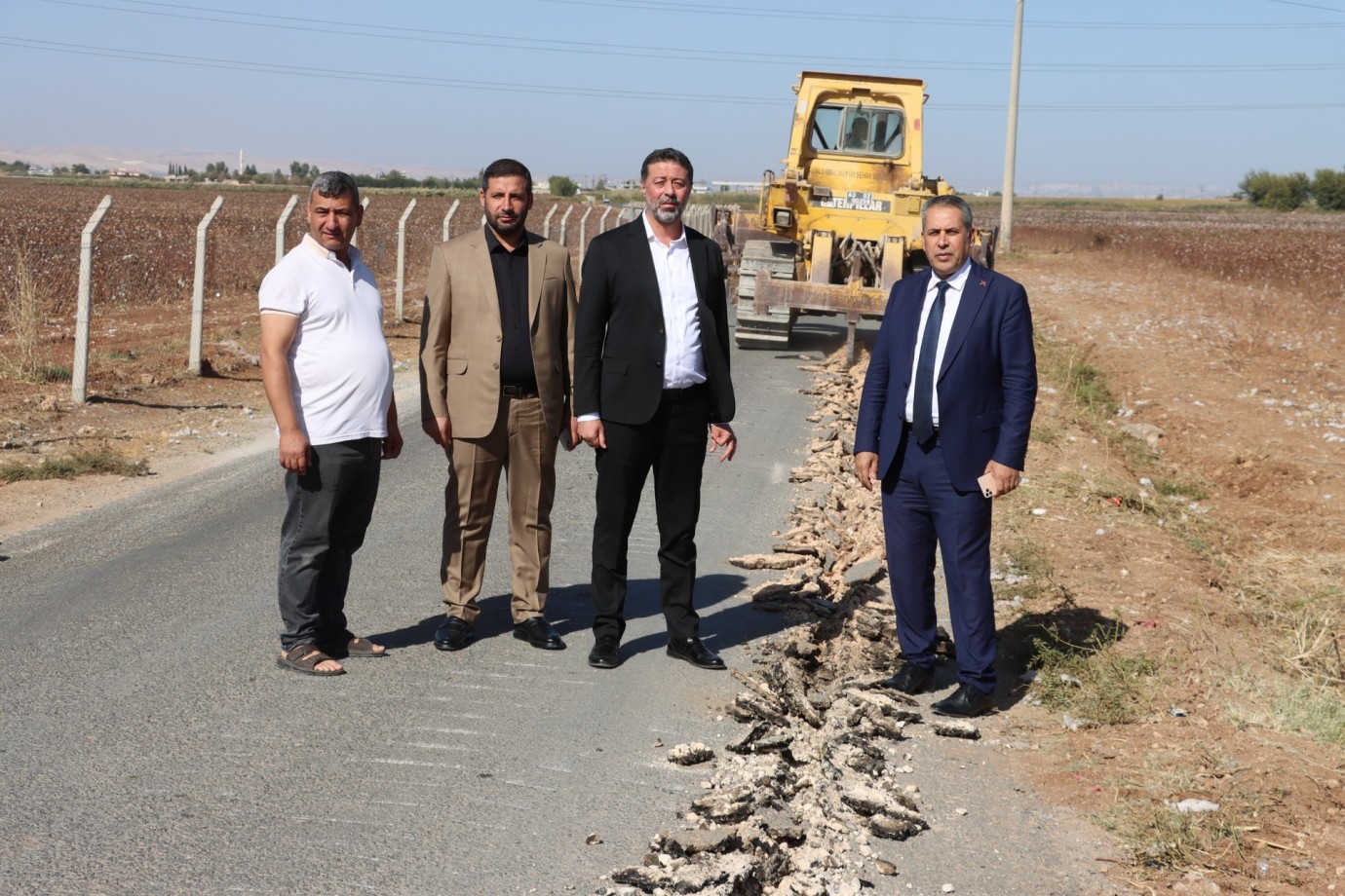 BÜYÜKŞEHİR BELEDİYESİ, YARDIMCI-KISAS YOLUNU SICAK ASFALT YAPIYOR