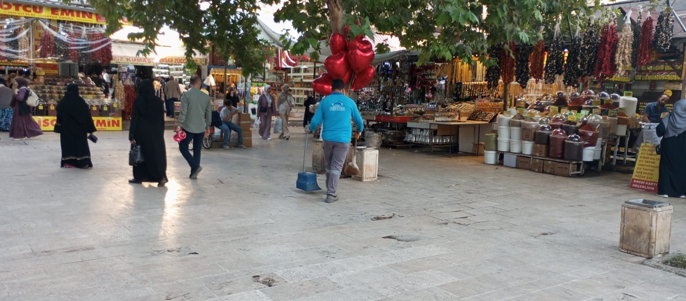 Koca İlçenin Sokakları Her Gün Yıkanıyor