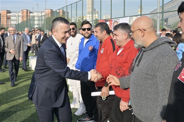 Esenyurt’ta amatör spor kulüplerine malzeme desteği