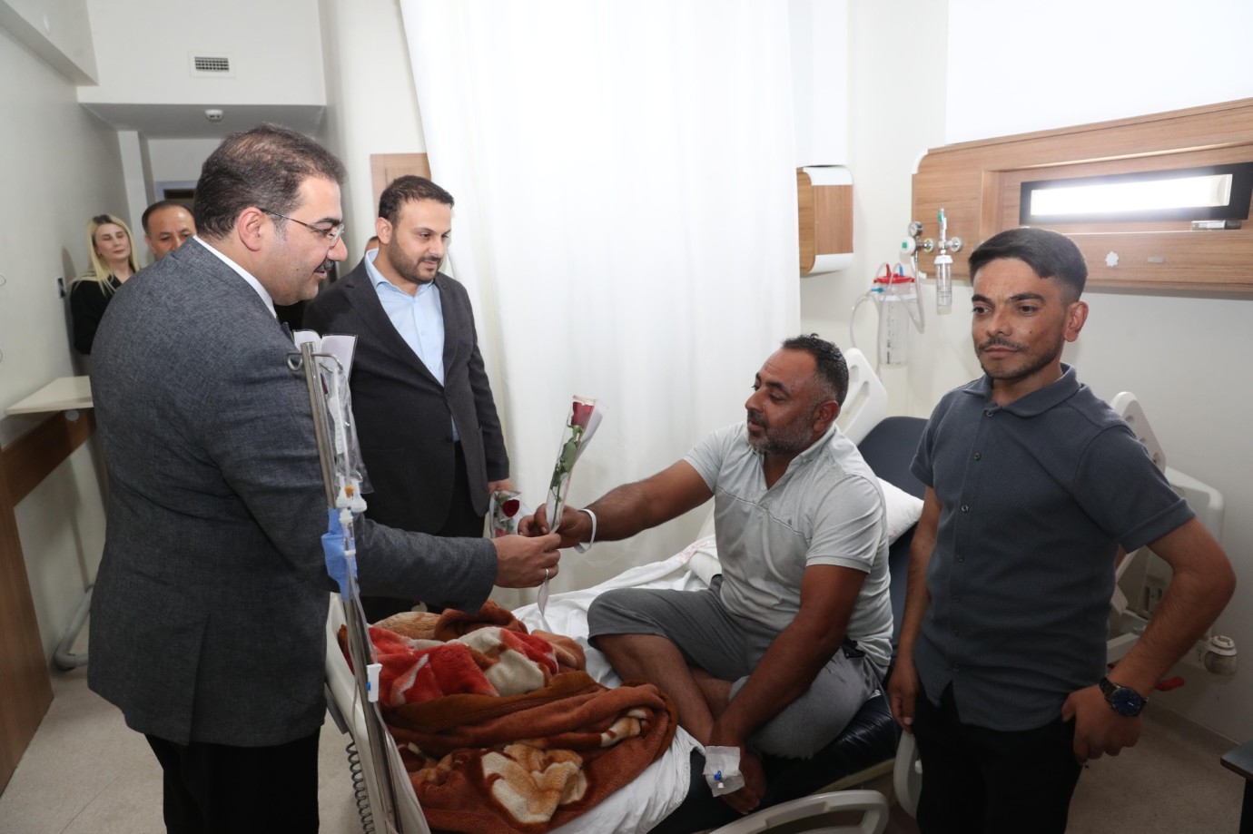 BAŞKAN CANPOLAT: “HİZMET ANLAYIŞIMIZIN TEMELİ GÖNÜLLERE DOKUNMAKTIR”