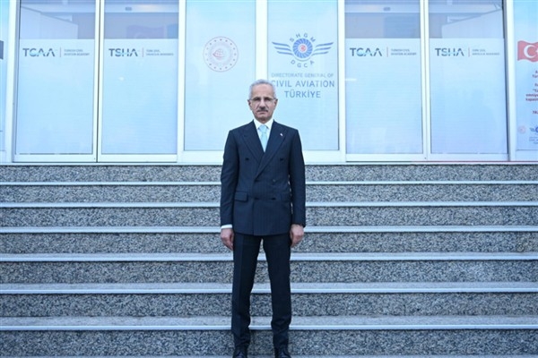 Bakan Uraloğlu, AK Parti Burdur İl Başkanlığını ziyaret etti
