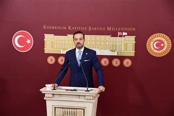 Zorlu: Birlik ve beraberlik içinde başarıyı daha yukarı taşımaya kararlıyız