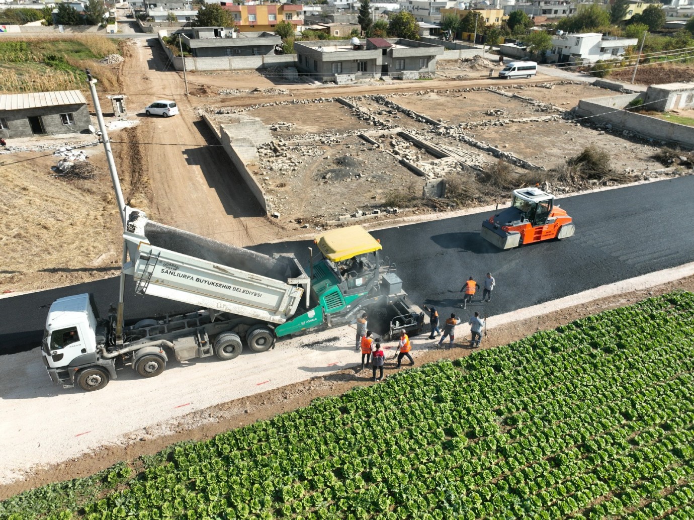 CEYLANPINAR’DA BÜYÜKŞEHİR FARKI: ASFALT ATAĞI DEVAM EDİYOR