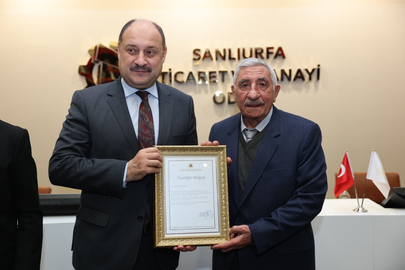 BAŞKAN GÜLPINAR’A ÖĞRETMENLER GÜNÜ SÜRPRİZİ!