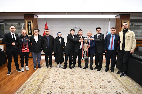 Başkan Büyükkılıç, Kayseri Görme Engelliler Spor Kulübü’nü ağırladı
