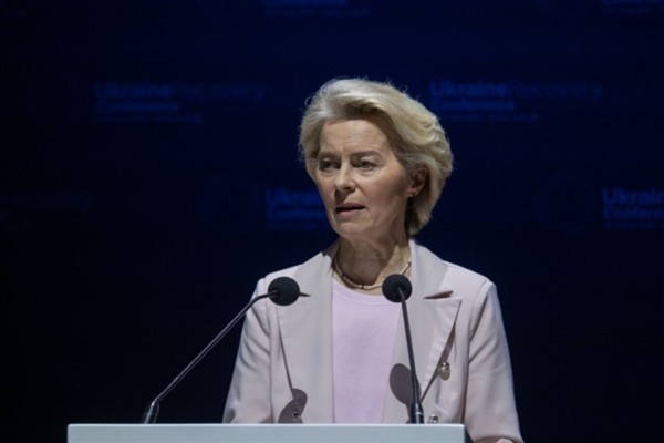 Leyen: Şiddete, antisemitizme ve nefrete karşı birlik içindeyiz