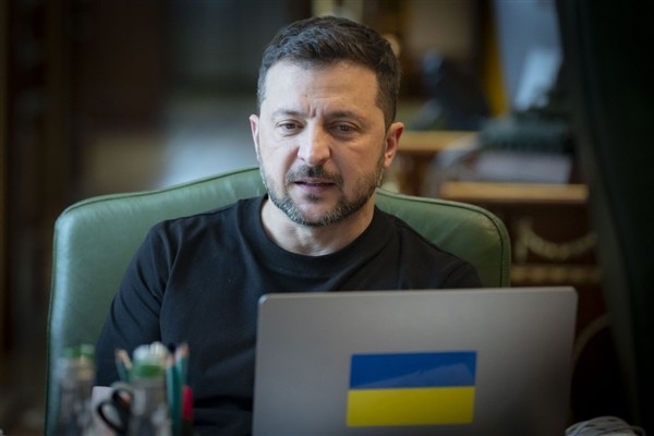 Zelenski: Ukrayna diplomasiyi baltalayabilecek adımlar atmaz