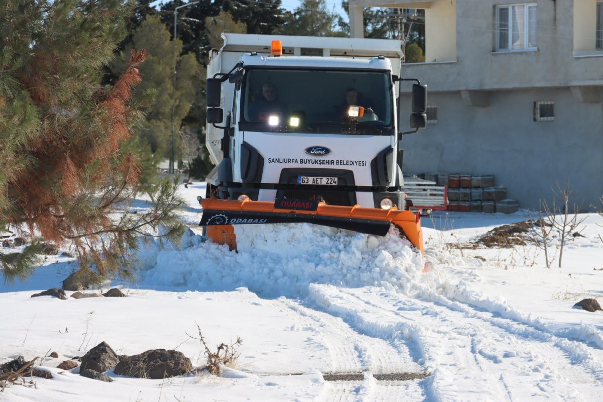 BÜYÜKŞEHİR BELEDİYESİ, KIRSAL YOLLARI TEK TEK AÇIYOR  VİRANŞEHİR TAMAM, HALİLİYE %90 BİTTİ