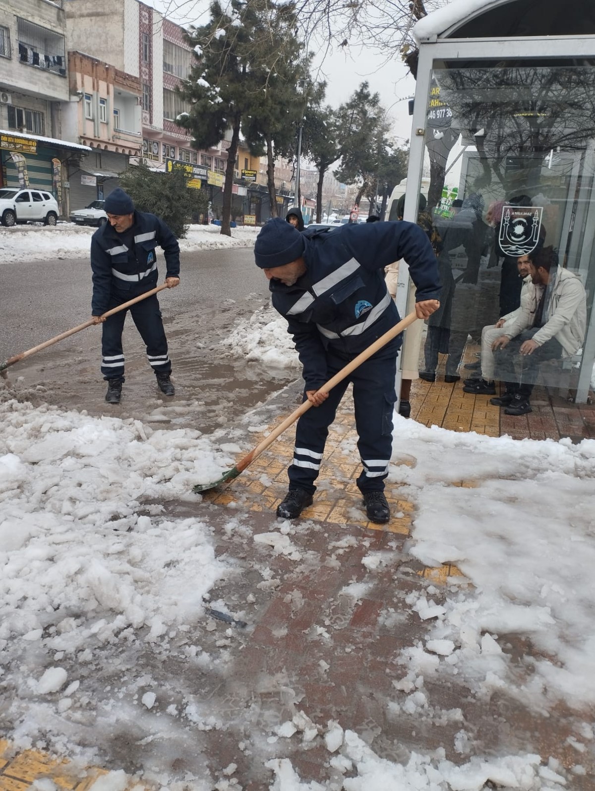 Eyyübiye’de sokak sokak kar temizliği