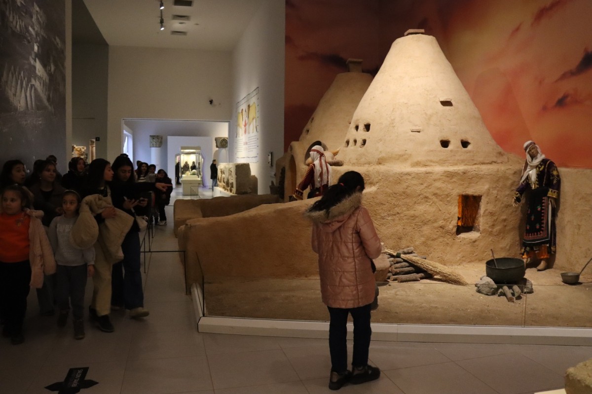 ŞANLIURFA BÜYÜKŞEHİR BELEDİYESİ ÖĞRENCİLERİ TARİHLE BULUŞTURDU