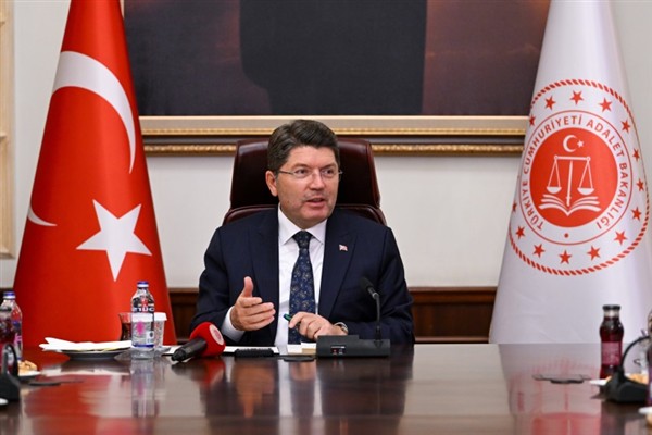 Bakan Tunç’tan, İstanbul’da kaza yapan ring aracına ilişkin açıklama