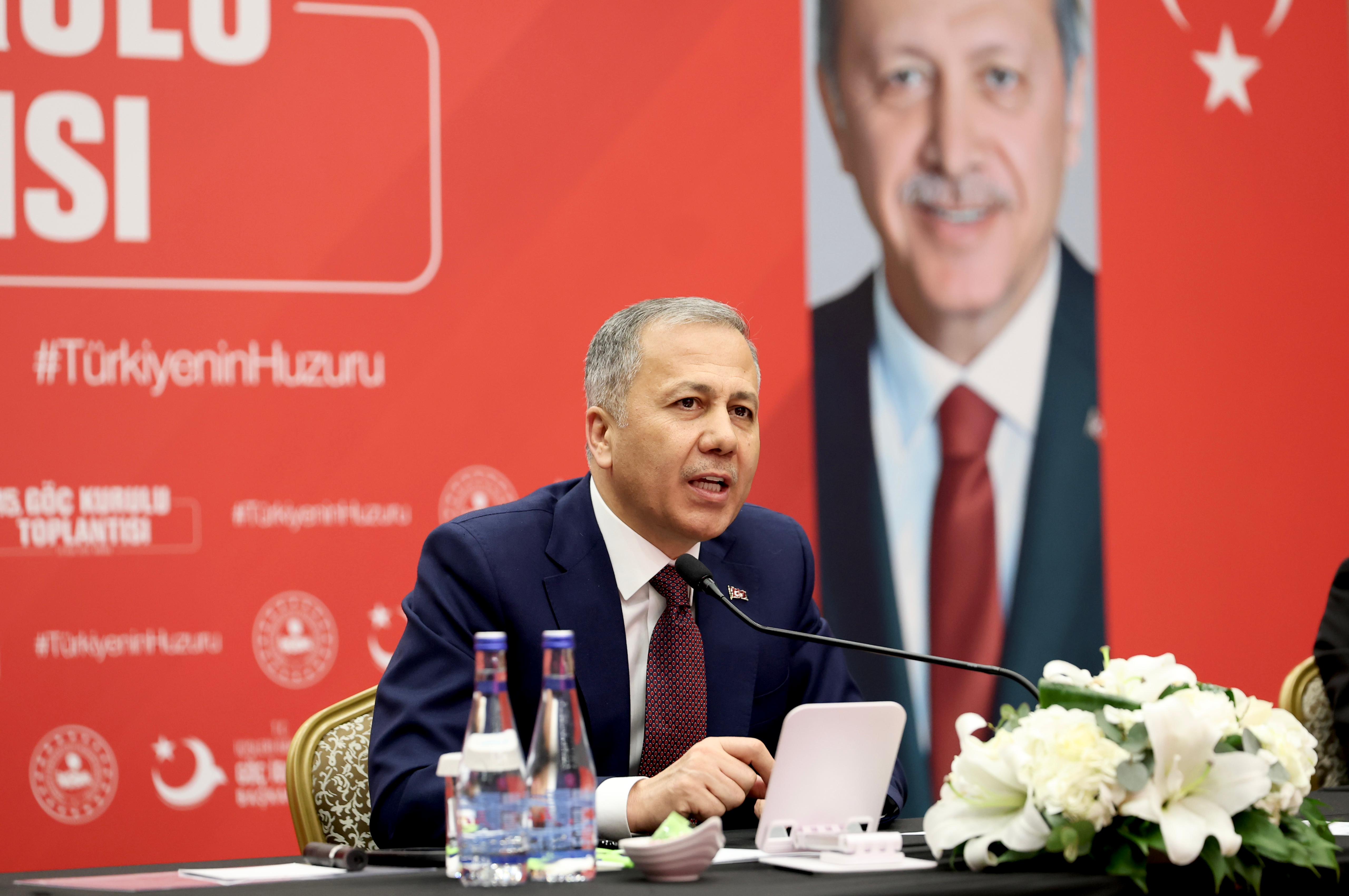 Bakan Yerlikaya'dan Konyaspor'a geçmiş olsun mesajı