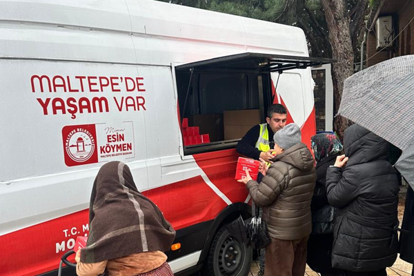 Maltepe Belediyesi'nden kandil simidi ikramı