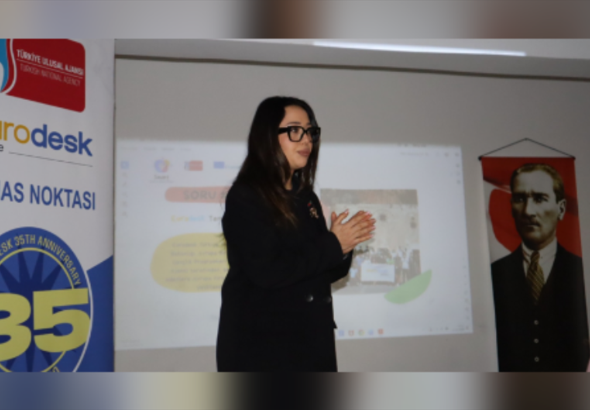 İzmit Belediyesi'nden öğrencilere Avrupa fırsatları tanıtımı