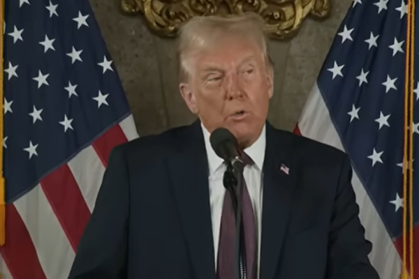 Trump, İran'a sınırlı askeri saldırı düşündüğünü söyledi