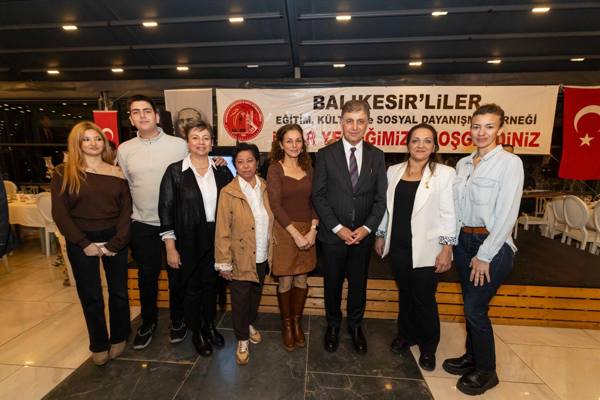 Başkan Tugay, İzmir'deki Balıkesirlilerle iftarda buluştu