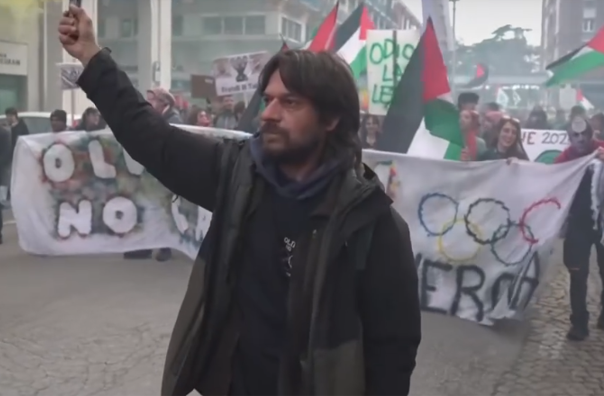 Protestocular, İtalya'nın Kış Olimpiyatlarının kamu parasını israf ettiğini söyledi
