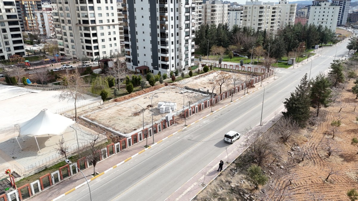 KARAKÖPRÜ BELEDİYESİNDEN MEHMETÇİK VE ATAKENT’E DEV SPOR YATIRIMI