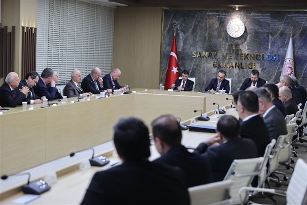 Bakan Kacır'dan Ankara’da Organize Sanayi Bölgeleri başkanlarıyla iftar buluşması