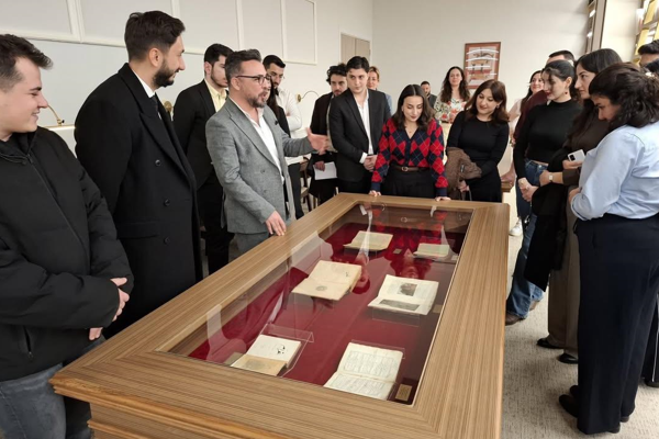 Antalya Kütüphanesi’nde stajyer avukatlara &Prime;Hukuk ve Edebiyat&Prime; söyleşisi