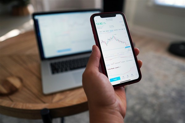 USDTRY kurunda 43,81-44,01 bandında hareket edildi