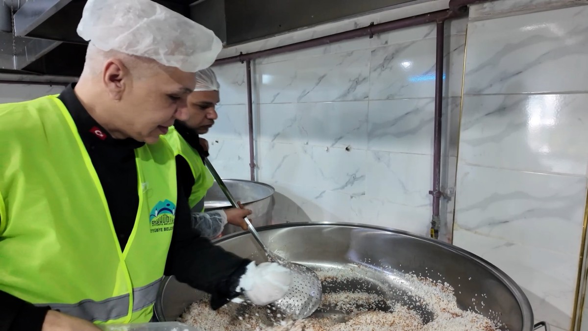Eyyübiyeliler Aynı Sofrada Aynı Duada Buluşuyor