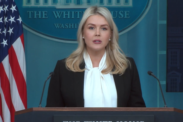 Leavitt: Trump, Hürmüz Boğazı'ndan geçen tankerlere refakat edileceğini belirtti