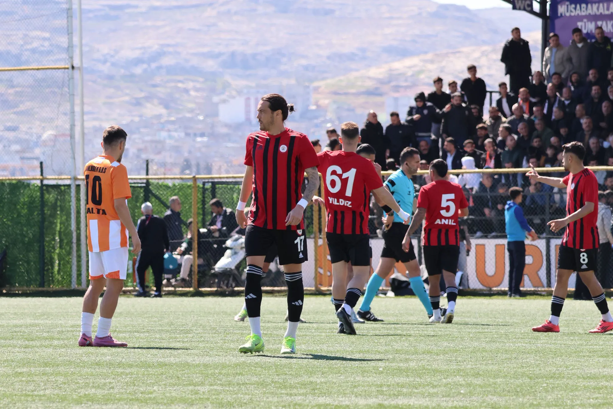 Şanlıurfa Büyükşehir Belediyespor, sahasında Siverek Belediyespor 3-0  