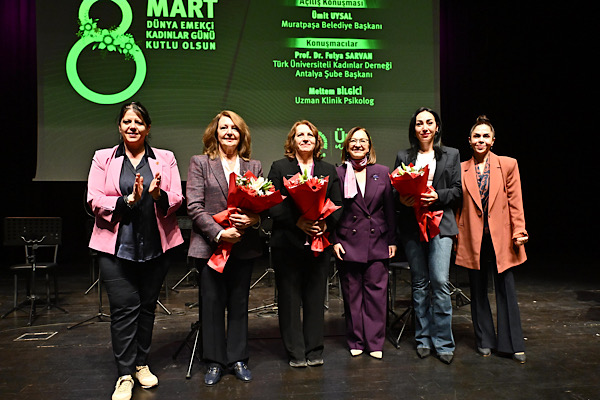 Muratpaşa'da 8 Mart Dünya Kadınlar Günü kutlandı