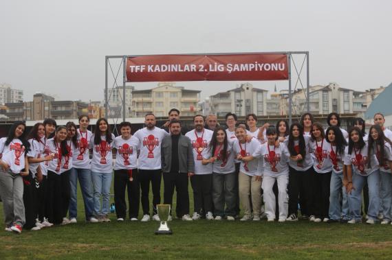 Şanlıurfa Siverek Kadın Spor Kulübü Kupasını Aldı