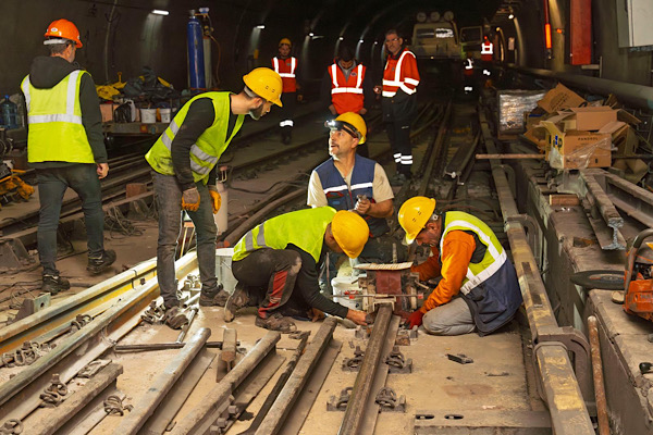 Bornova metrosunda ray yenileme çalışması başlıyor