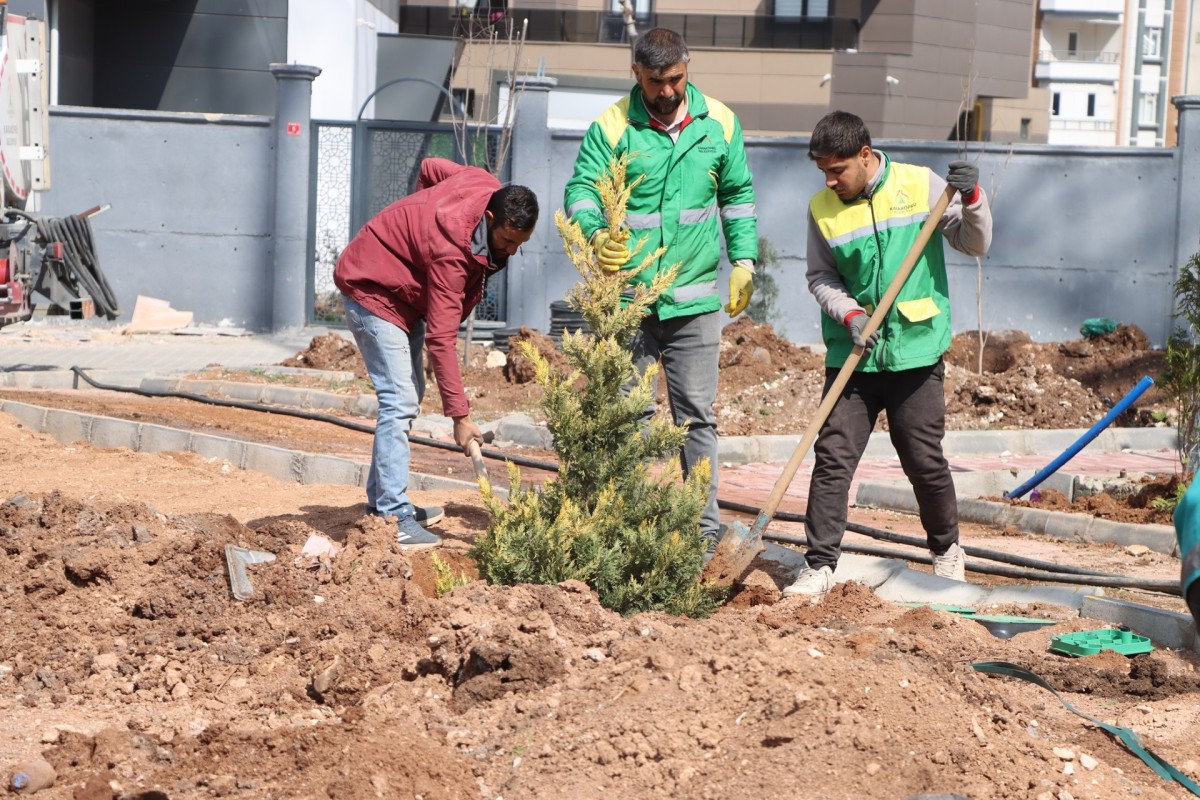 KARAKÖPRÜ’DE PARKLAR YAZ SEZONUNA HAZIRLANIYOR