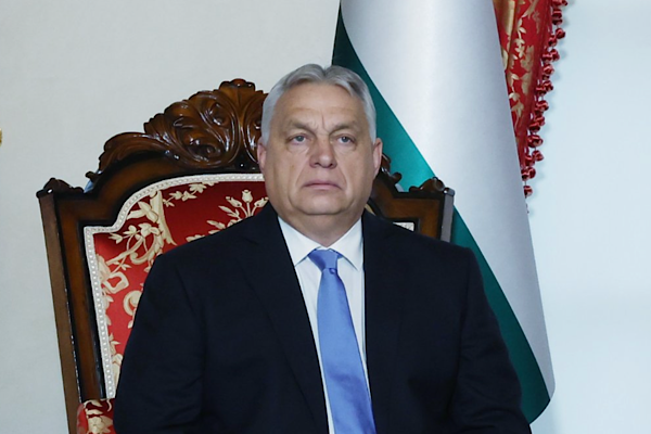 Orban: Biz halkımızı her şeyden önce tutuyoruz
