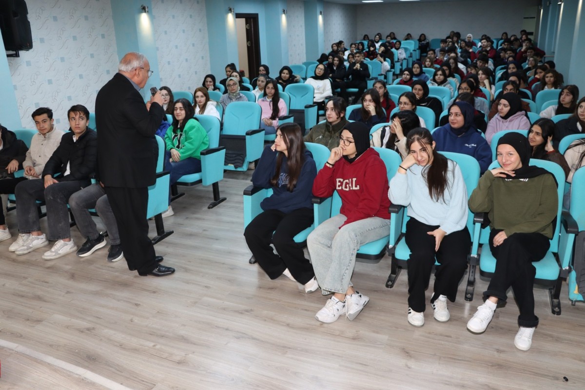 KARAKÖPRÜ’DE 2 BİN 750 ÖĞRENCİYE SEMİNER