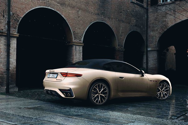 Maserati ikonik modelleriyle Car and Driver 2026 Editors' Choice ödüllerini topladı