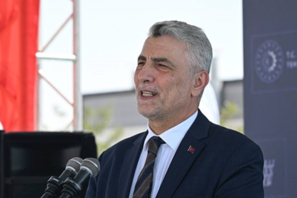 Bakan Bolat, Güngören'de çeşitli ziyaretler gerçekleştirdi