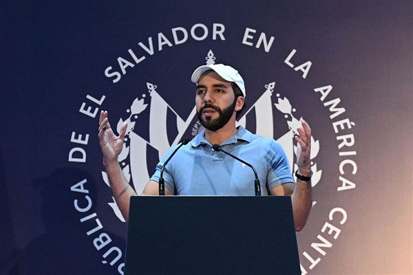 Bukele: Ömür boyu hapis getiren anayasa reformunu Meclise sunuyoruz
